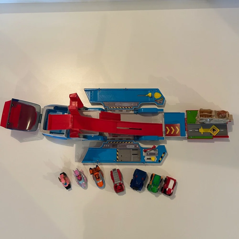 Paw Patrol Launch N Haul Patroller 2-in-1 Transforming Playset 7 Vehicles